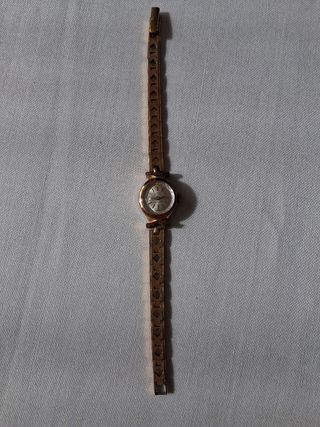Reloj de pulsera antiguo chap en oro. Tiene más 