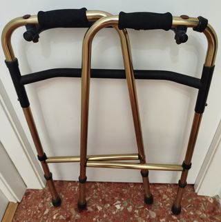 Andador plegable aluminio dorado