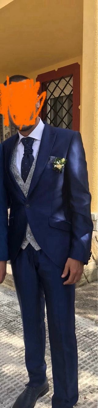 Traje de novio azul
