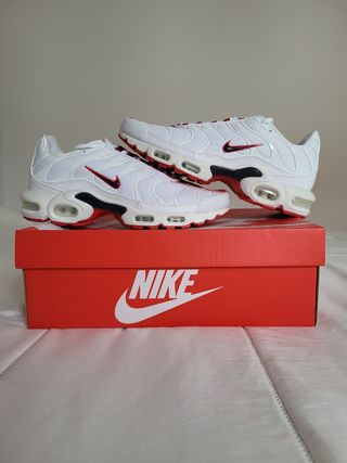Nike Air Max Plus Blancas y Rojas