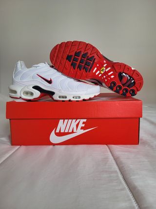Nike Air Max Plus Blancas y Rojas