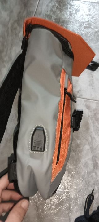 Mochila Pecho Ozuko Gris Naranja