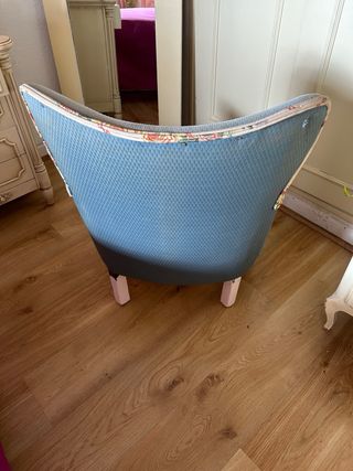 Butaca antigua isabelina dormitorio