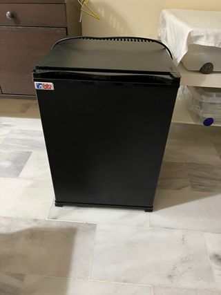 Mini nevera eléctrica en muy buen estado