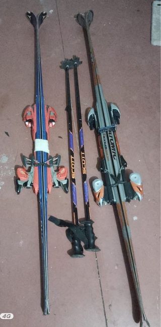 2 Pares Esquís + 2 Bastones