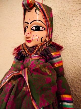 Pareja de marionetas artesanales