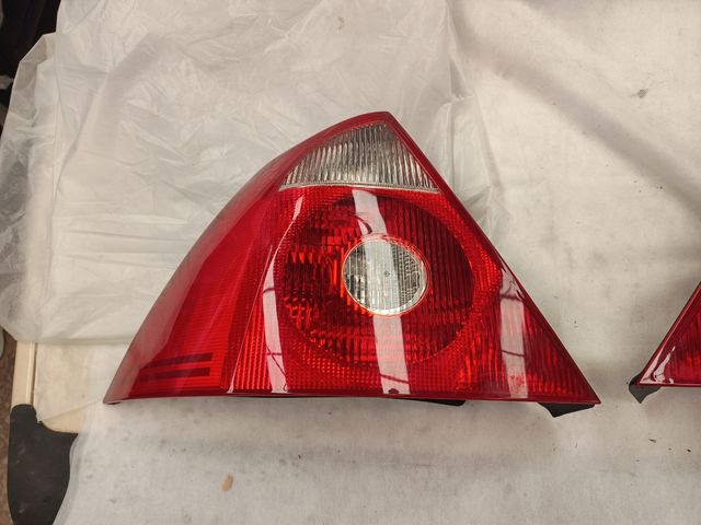 Pilotos Traseros Ford Mondeo