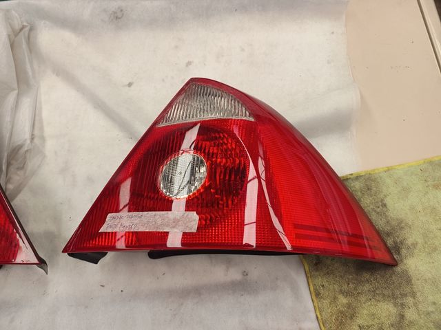 Pilotos Traseros Ford Mondeo