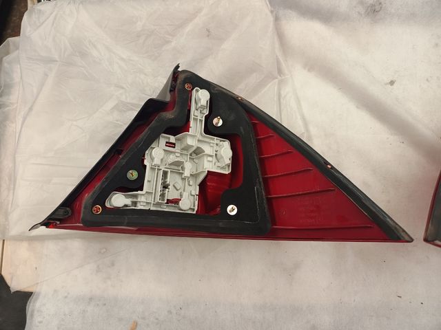 Pilotos Traseros Ford Mondeo