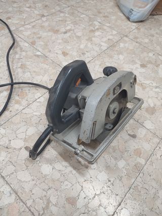Sierra circular eléctrica