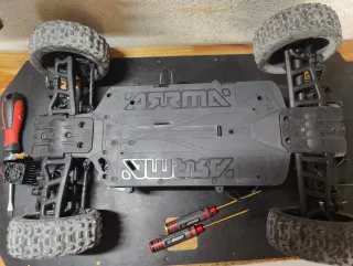 Arrma Typhon 4x4 3S BLX V3