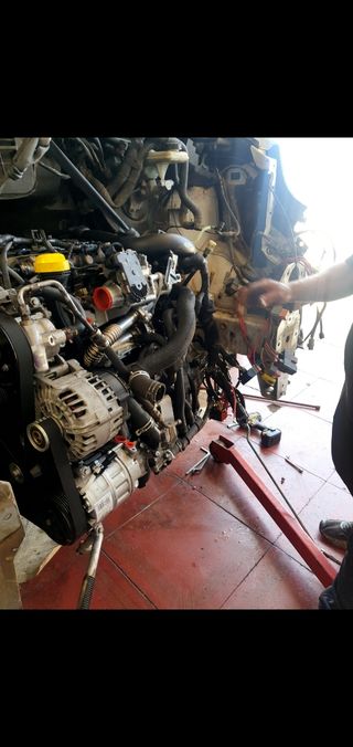 Motor Opel vivaro 2.0