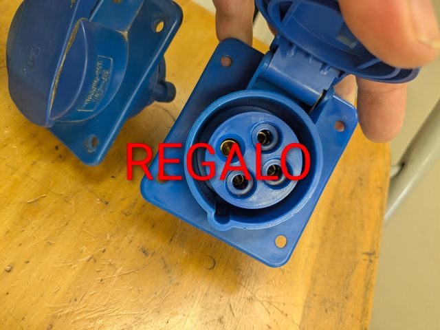 3 Prese industriali GEWISS 2P+T IP67