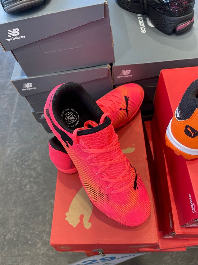 Scarpe da calcio Puma rosa fluo