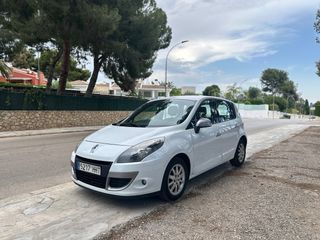 Renault Scenic 1.5 dCi Authentique 2012