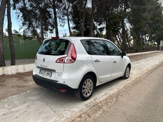 Renault Scenic 1.5 dCi Authentique 2012