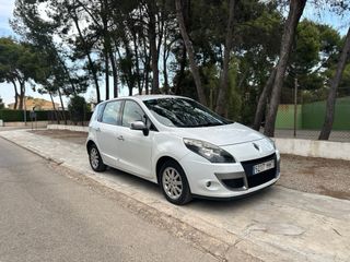 Renault Scenic 1.5 dCi Authentique 2012