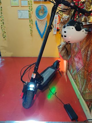 Patinete Eléctrico con Cargador