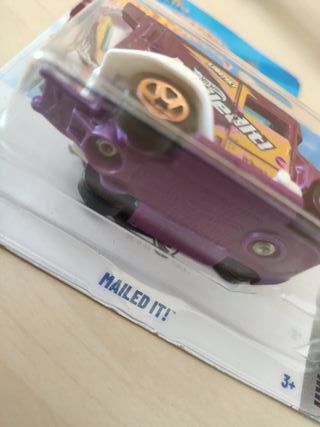 Hot Wheels Mailed It! 57/250 HW Metro 3/5
