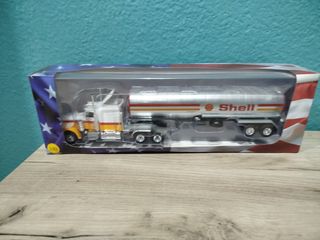 Camión cisterna Shell a escala 1:43