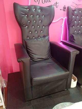 2 sillones 
 2 puf grandes 
2 puf pequeños
