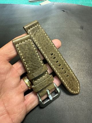 Correa artesanal de piel para reloj