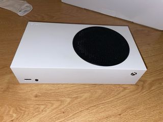 Xbox Series S Blanca + 2 Mandos