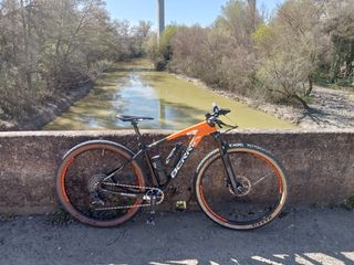 Berria Bravo Expert 6. Talla S. 2021. Carbono.