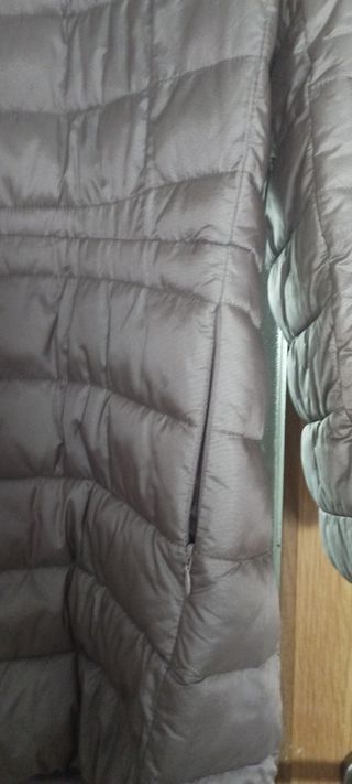 Abrigo plumífero con cuello de pelo talla 50
