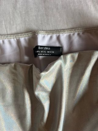 Top de banda Bershka brillante gris/plata Talla L