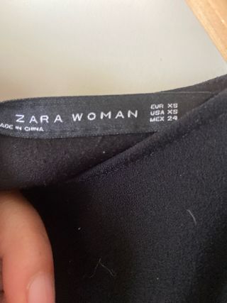 Camisa Zara negra manga acampanada