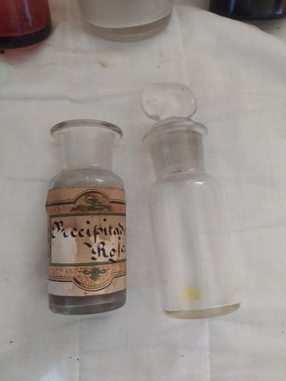 Antiguos frascos de farmacia