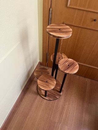 Estantería para plantas de madera