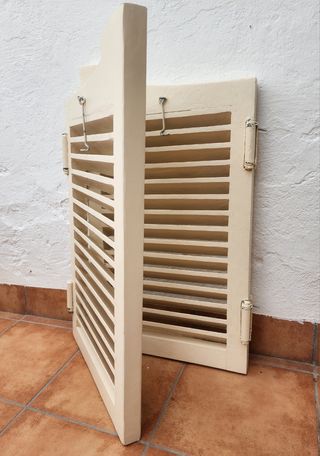 Pareja Porticones Madera Beige