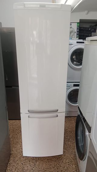 Nevera Electrolux 2 metros alto