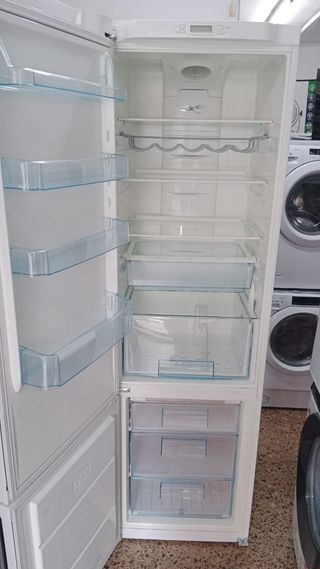 Nevera Electrolux 2 metros alto