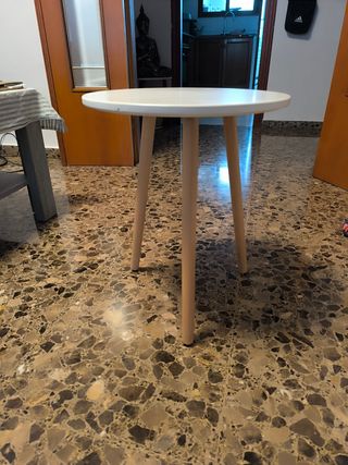 Mesa auxiliar redonda de madera