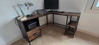 Escritorio esquinero madera y metal