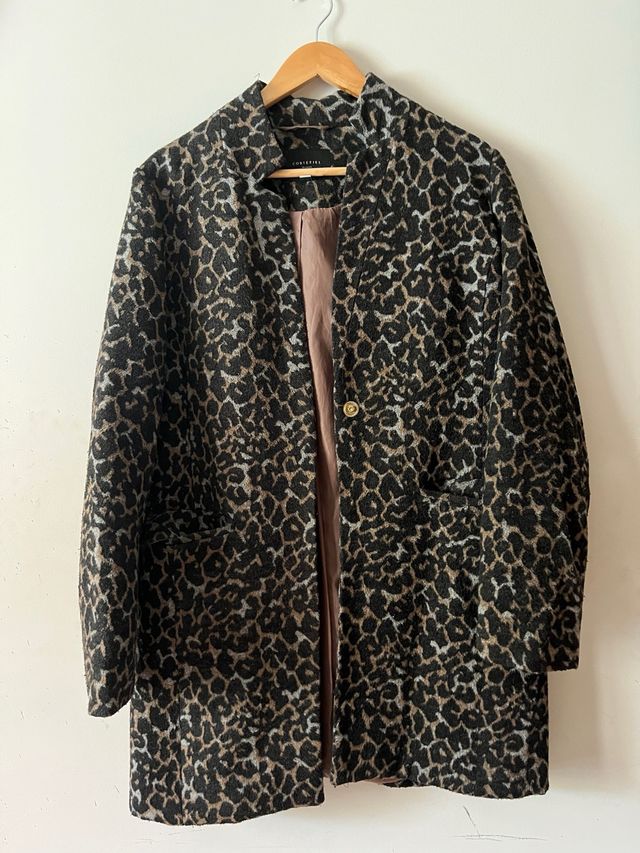 Abrigo estampado leopardo