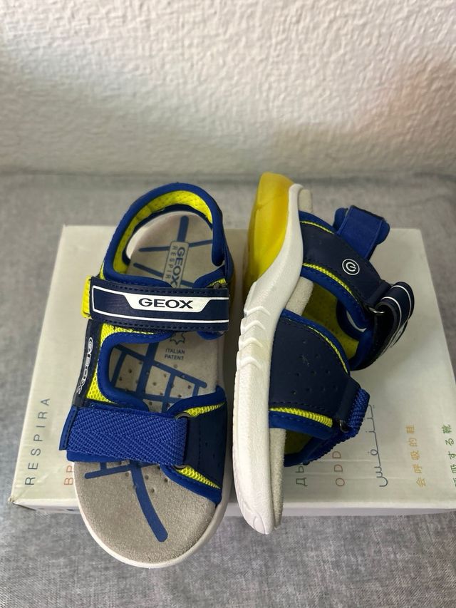 Sandali Geox Respira blu e gialli da bambino T:30