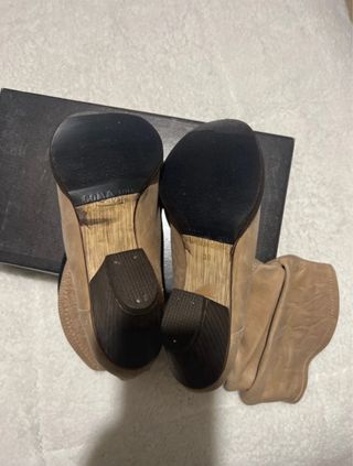 Botines camperos beige y marrón.Sin apenas uso