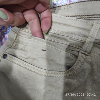 Pantalón vaquero beige talla 44