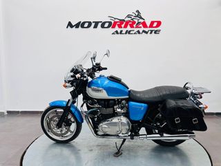 Triumph Bonneville SE