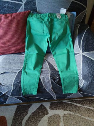 Pantalón verde sin estrenar con etiquetas