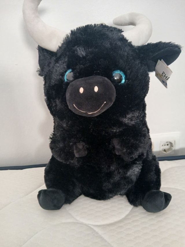 Peluche Toro Negro