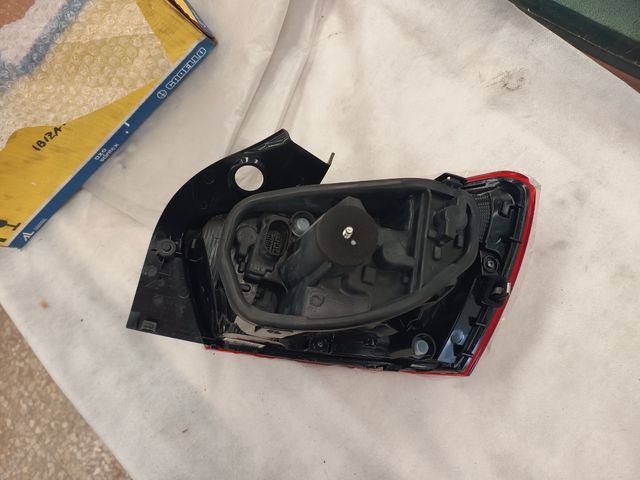 Piloto trasero izquierdo Seat Ibiza 2008-2015