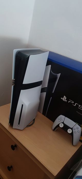 PlayStation 5 Pro+Juegos+Lector de Discos+Base.