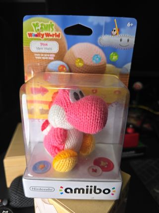 Amiibo Yoshi Rosa de Lana Nintendo