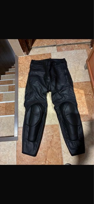 Chaqueta y pantalón cuero Dainese