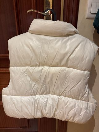 Chaleco Bershka beige talla M